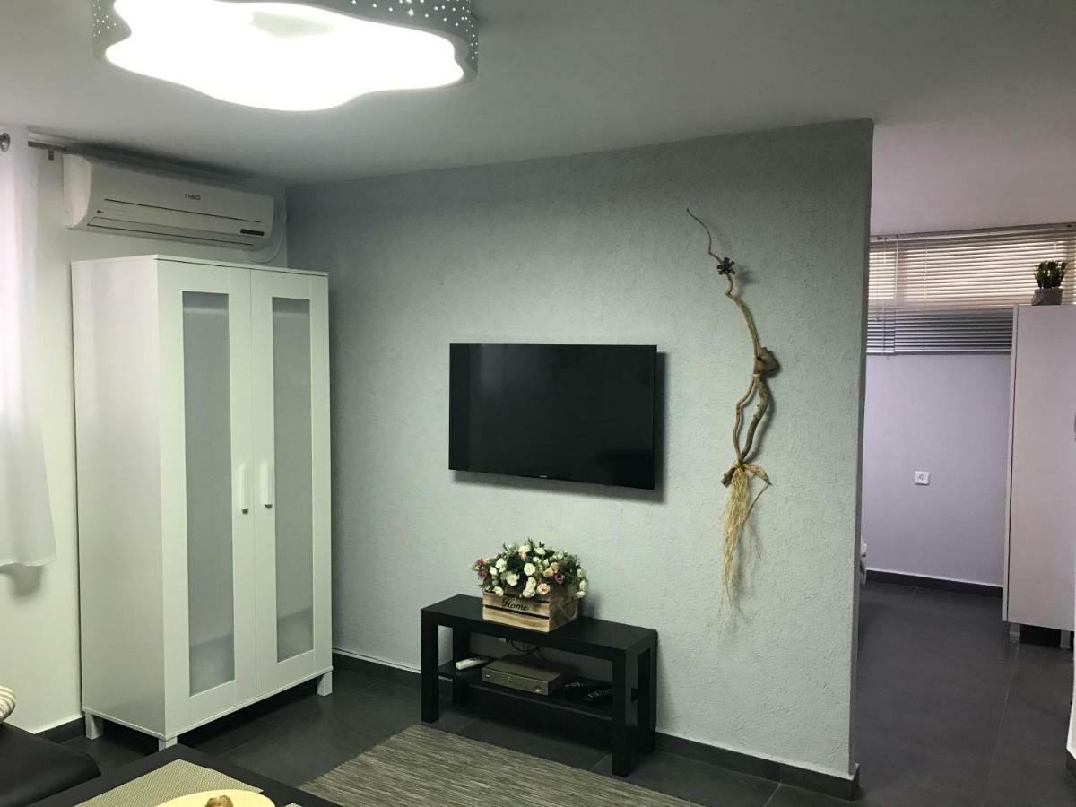 Cozy Modern Apartment Near The Sea In City Center Netanya Ngoại thất bức ảnh