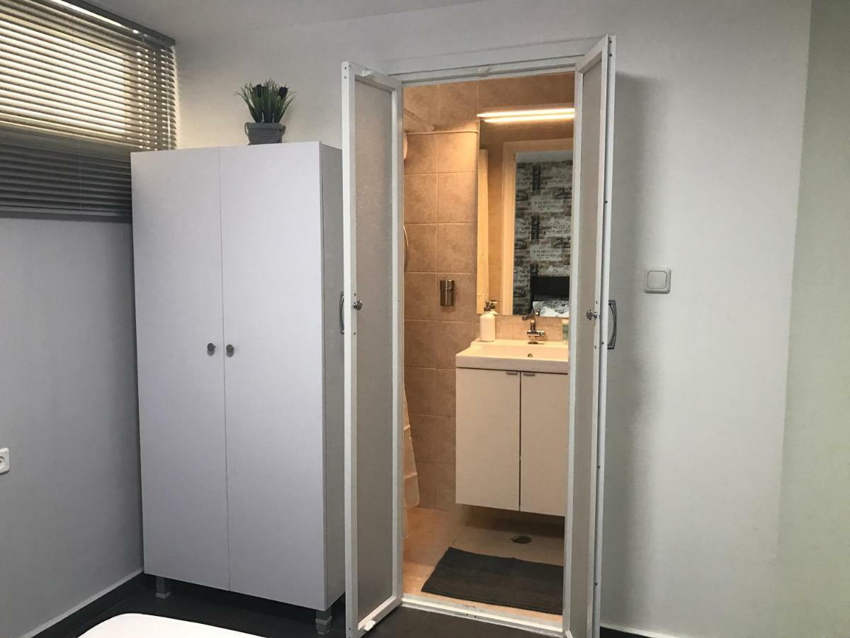 Cozy Modern Apartment Near The Sea In City Center Netanya Ngoại thất bức ảnh