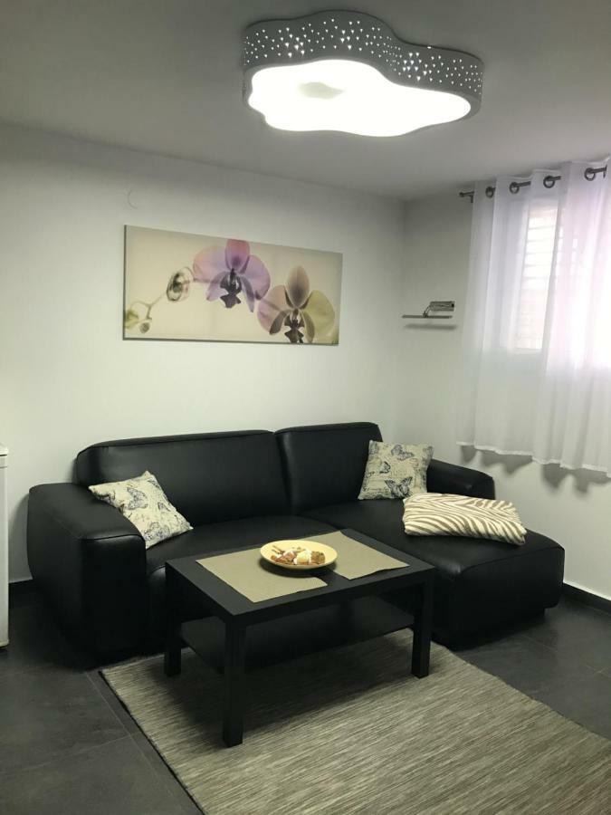 Cozy Modern Apartment Near The Sea In City Center Netanya Ngoại thất bức ảnh