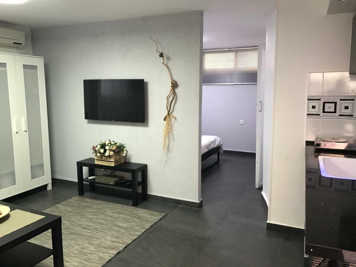 Cozy Modern Apartment Near The Sea In City Center Netanya Ngoại thất bức ảnh