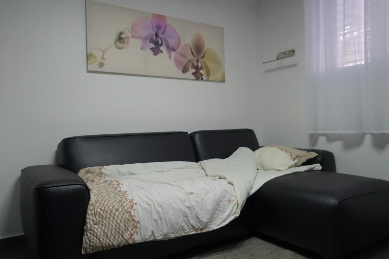 Cozy Modern Apartment Near The Sea In City Center Netanya Ngoại thất bức ảnh